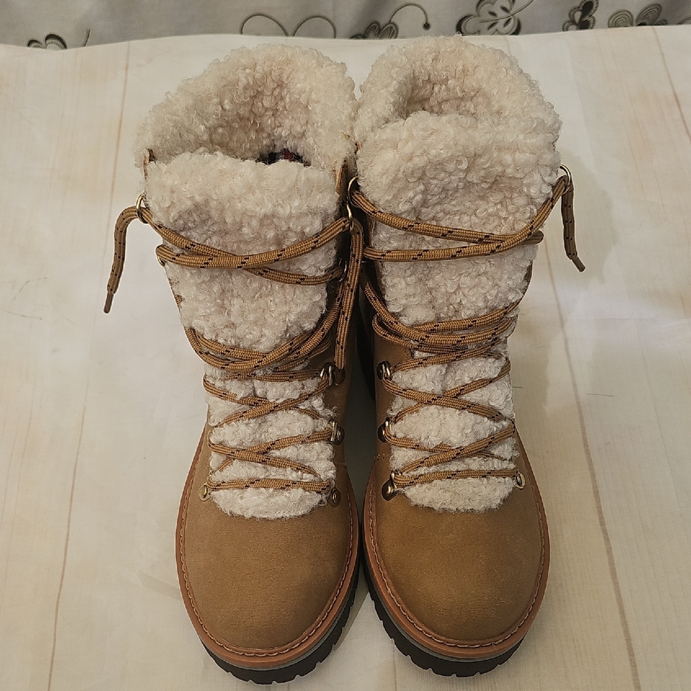 Tommy Hilfiger Tan Shearling Winter Boots - Picture 2 of 9